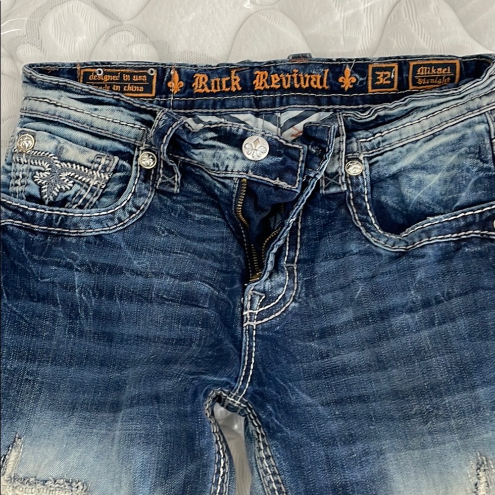 Rock Revival Mikael Jean